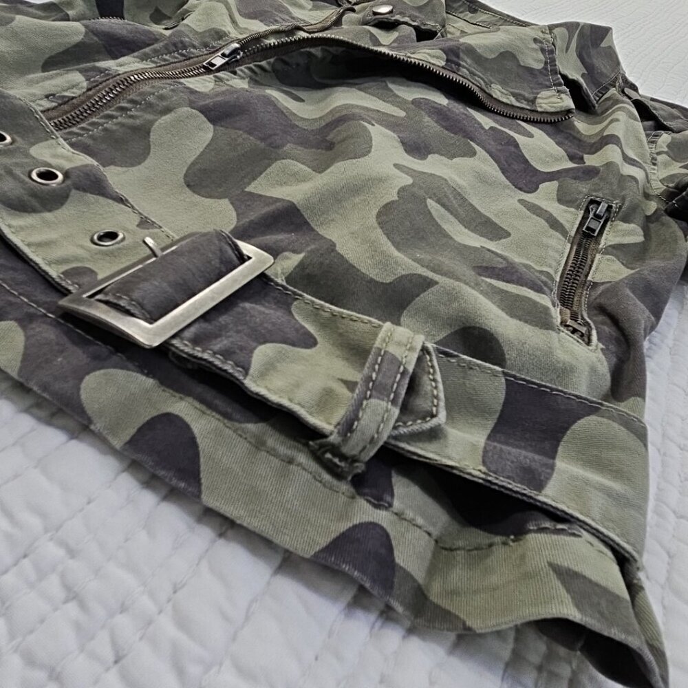 Mi Ami Women's Full Zip Jacket Size Small Green Camo Safari Buckle Pockets EUC - Picture 3 of 10